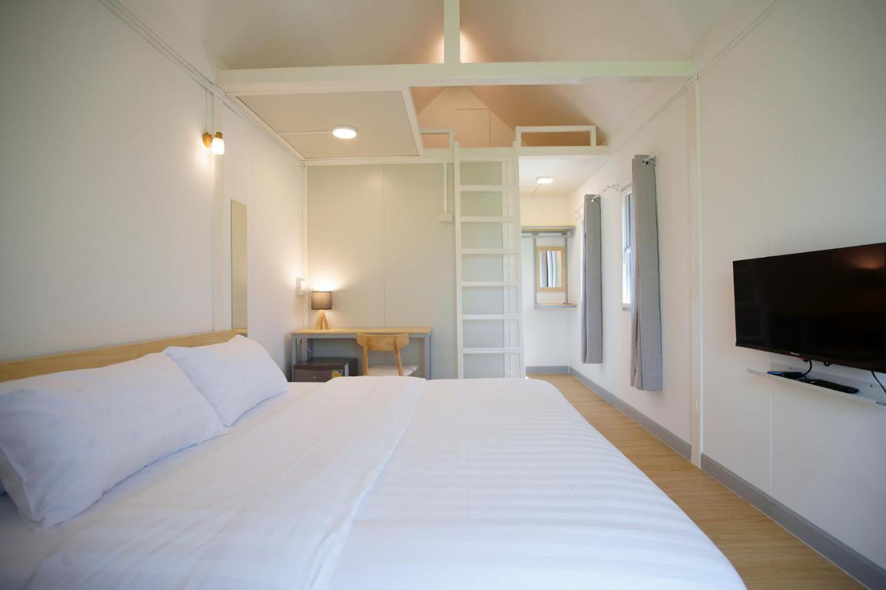 Barn Sampran Resort บ้านสามพรานรีสอร์ท ナコーンパトム エクステリア 写真