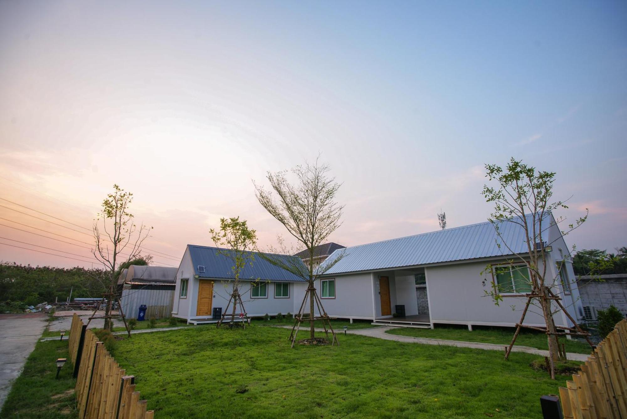 Barn Sampran Resort บ้านสามพรานรีสอร์ท ナコーンパトム エクステリア 写真